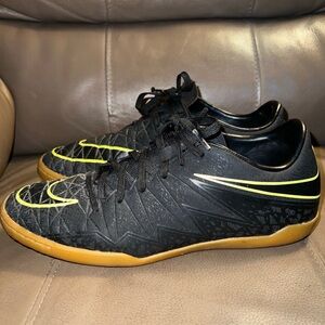 Nike Hypervenom Black Volt Soccer Cleats, Men’s Size 8